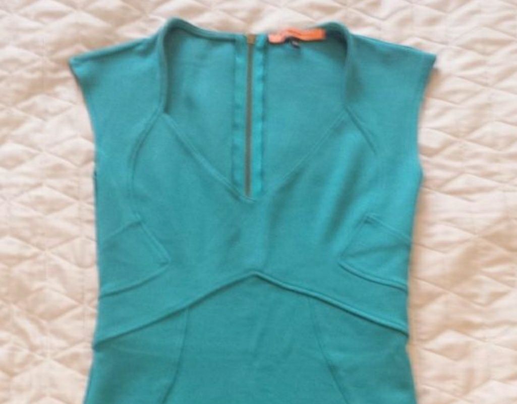 Zielona (Szmaragdowa) sukienka rozmiar S Bershka