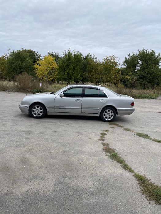 Продам мерседес 210 2.8 газ бензин в отличном состоянии