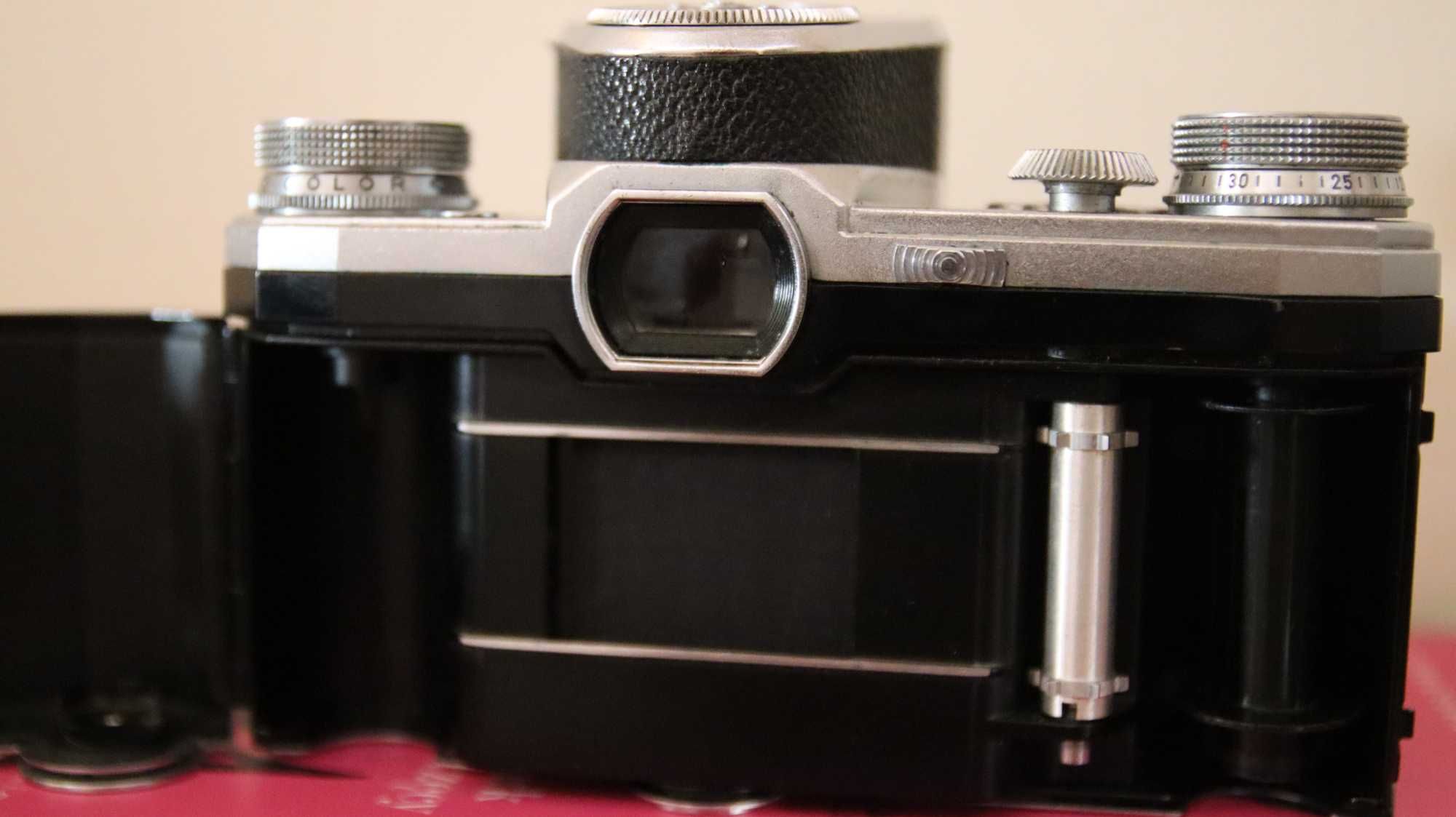 Pentacon FB z obiektywem Carl Zeiss Jena Tessar 2.8/50