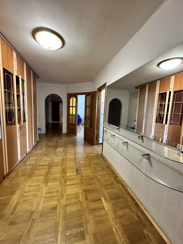 3кім. кварира в центрі вул. Княжа