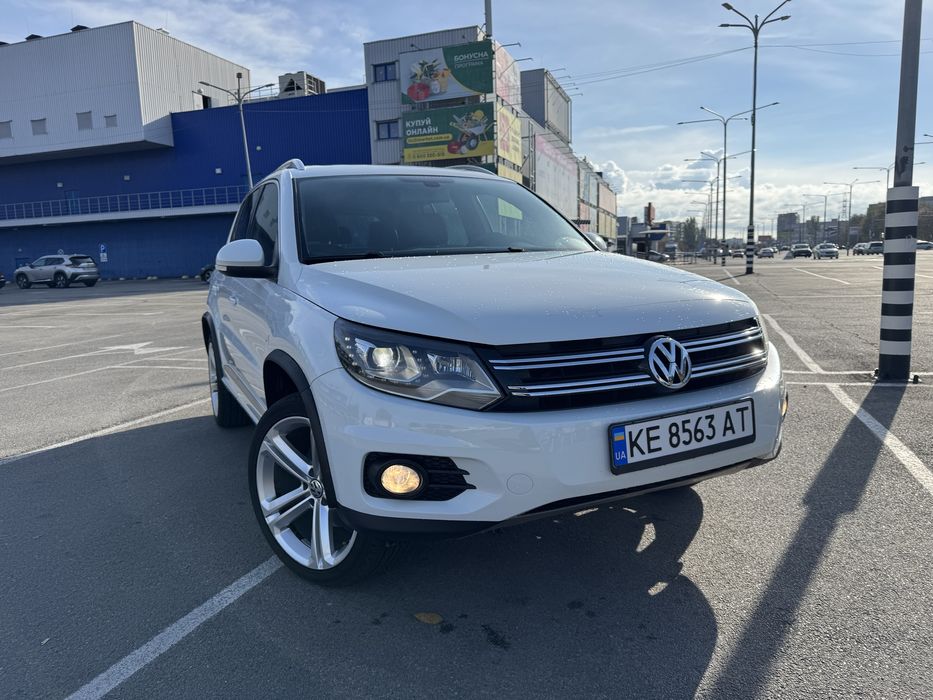 Volkswagen Tiguan SPORT R-LINE