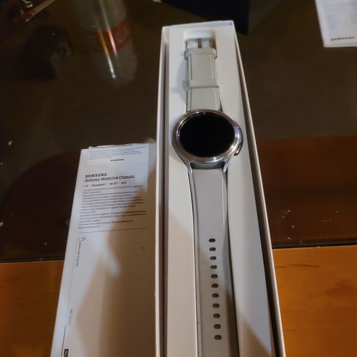 SAMSUNG Galaxy Watch 4 Classic LTE 46mm Srebrny