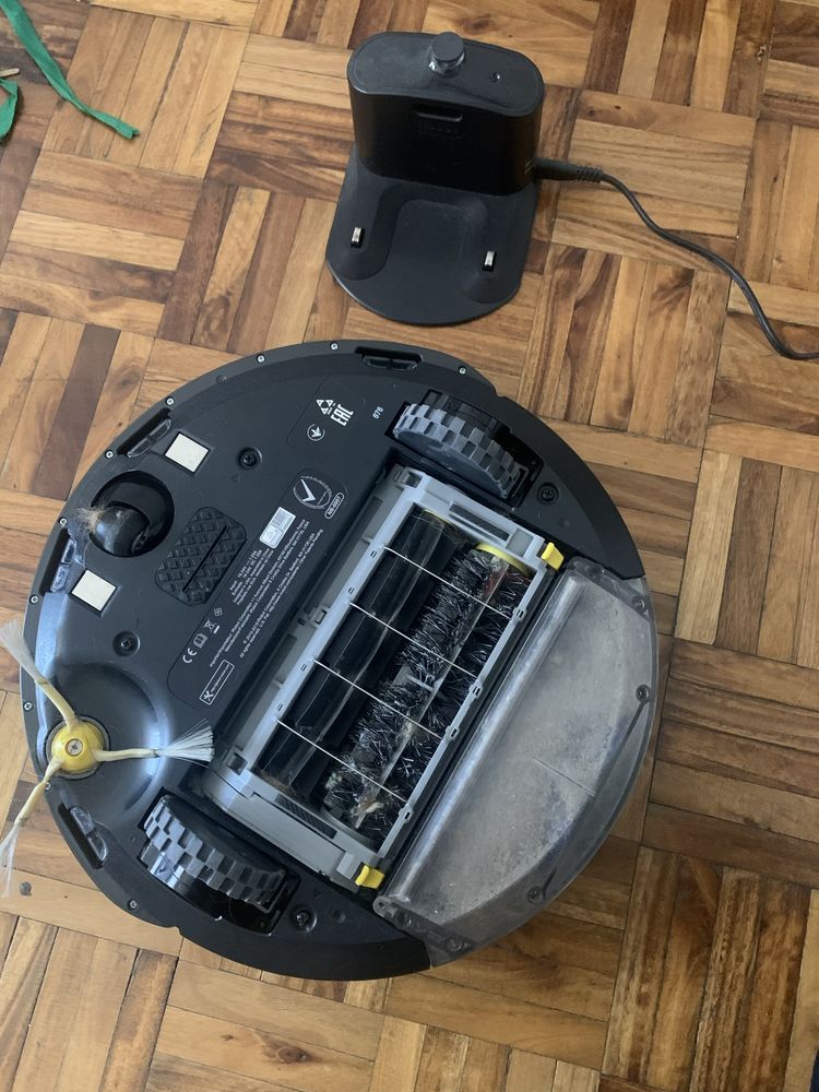 Aspirador iRobot 676