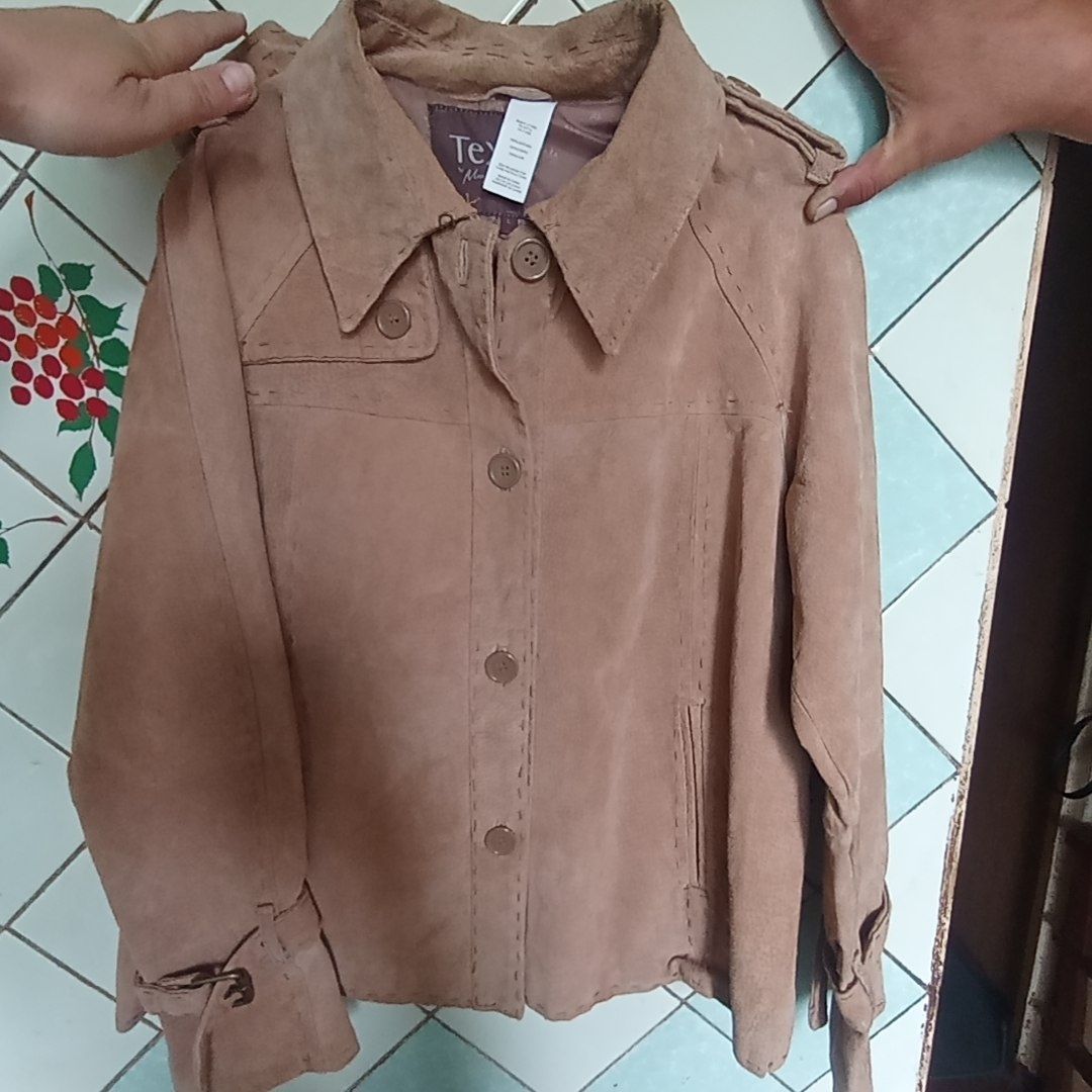 Продам замшевый пиджак-жакет от Max Azria
