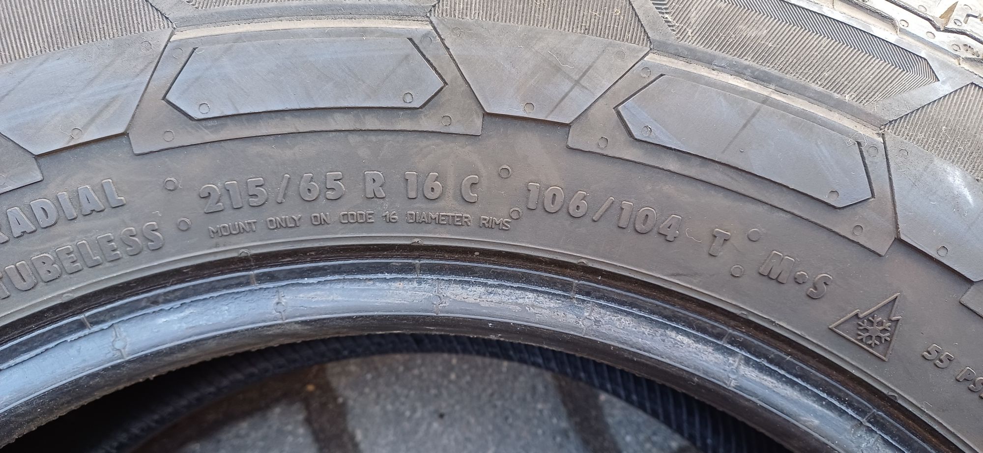 CONTINENTAL 215/65R16C , pojedyńcza opona zimowa wzmacniana.