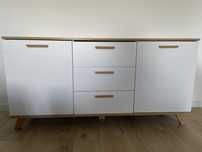 Komoda biala w stylu loft