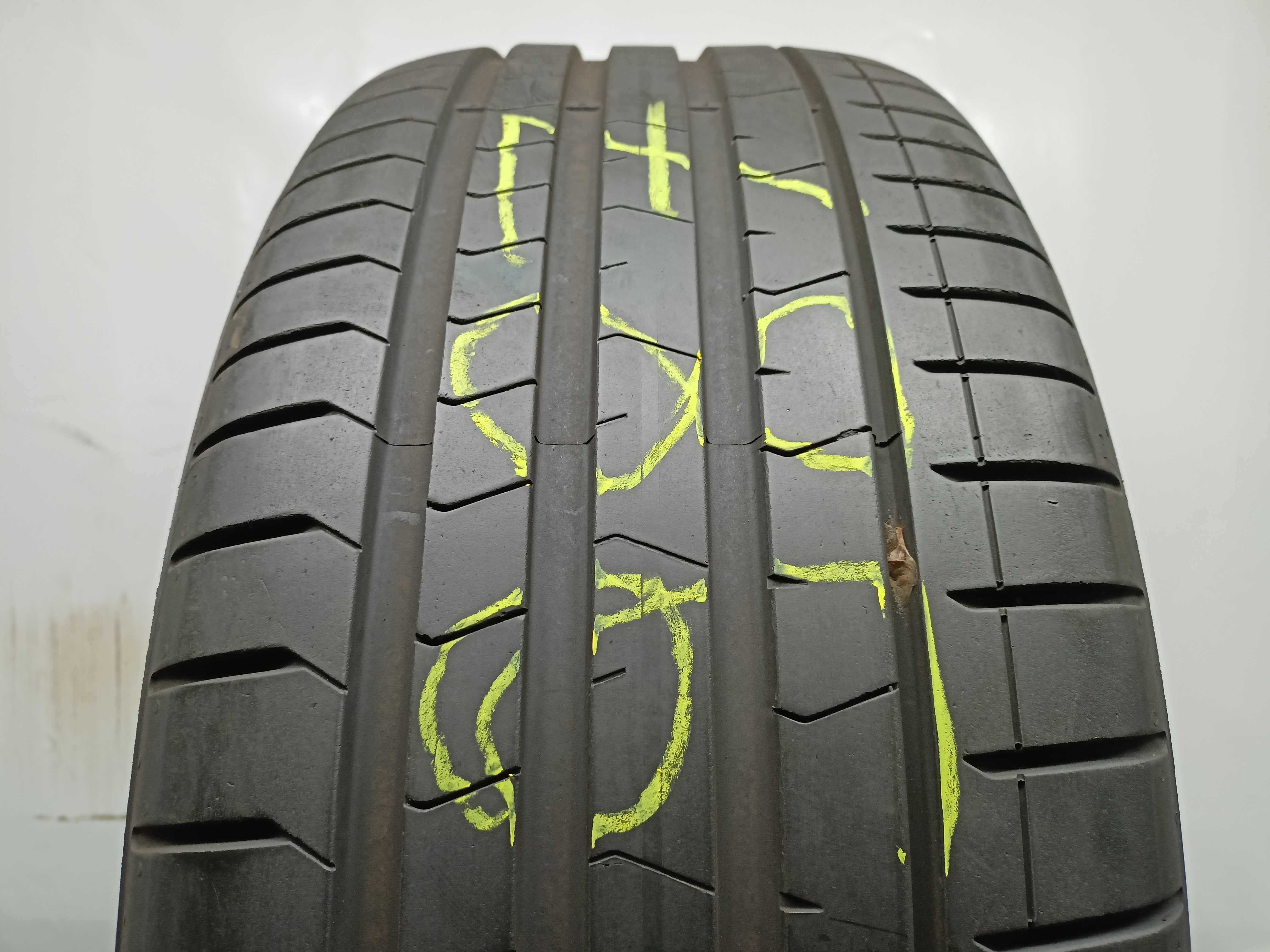 Pirelli P Zero 255/40/21 2021 rok 102V 6,3mm (987)