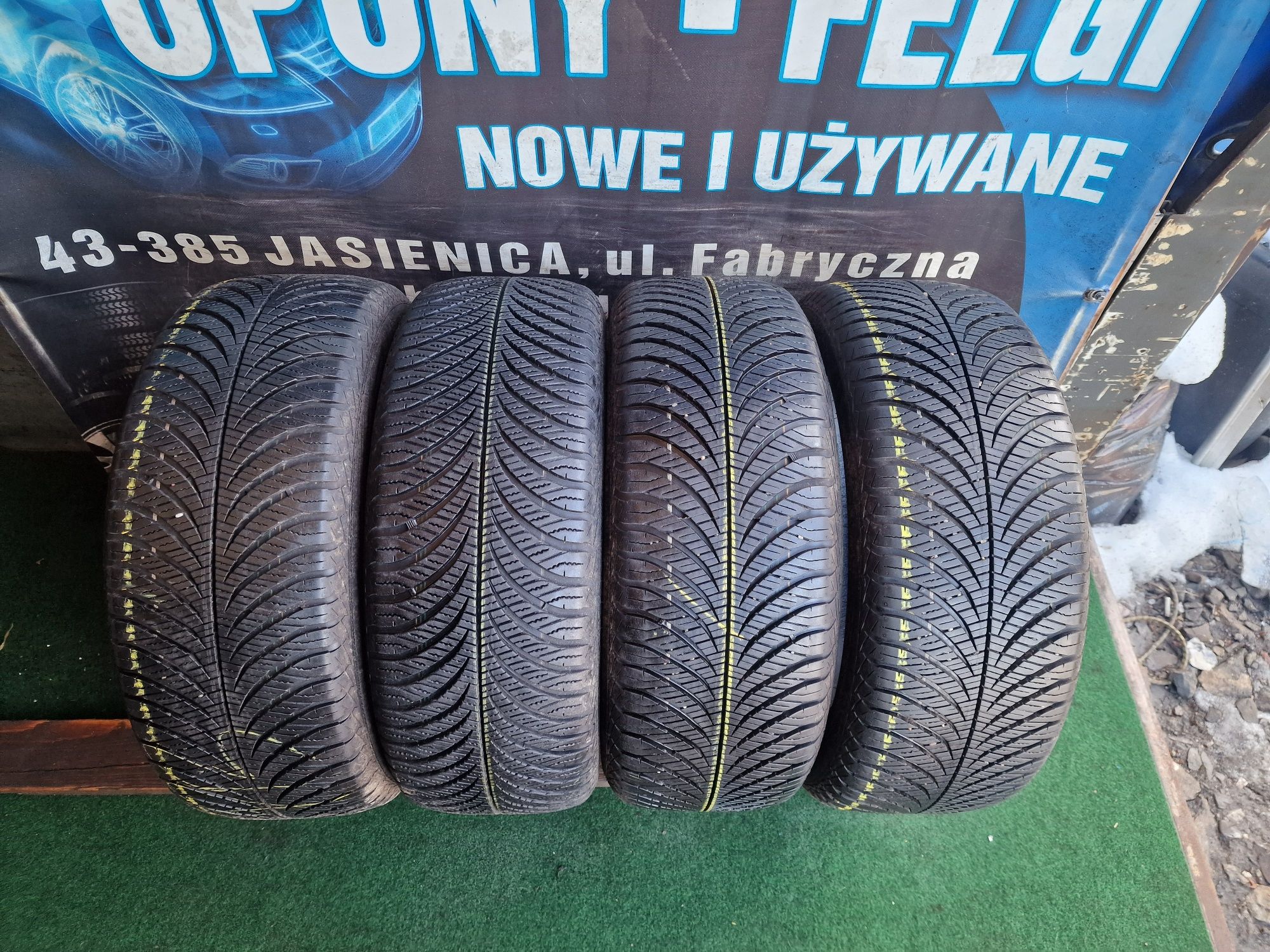 Opony Całoroczne 215/55/17 Goodyear Komplet 8mm 2021rok
