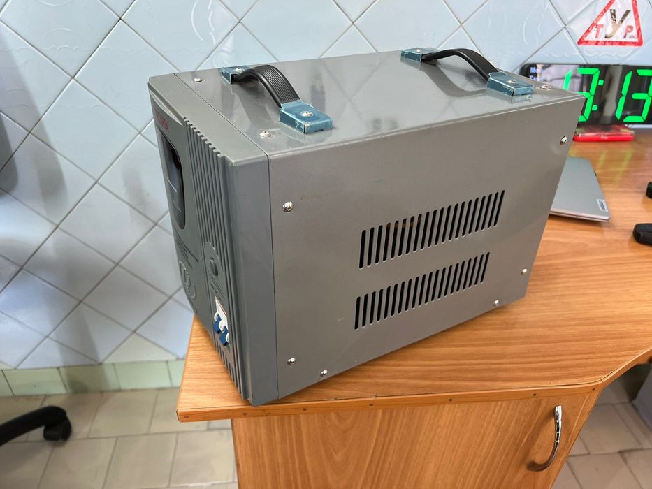 стабилизатор 3 квт.Ресанта АСН 3000/1-Ц