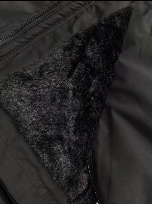 Продам нову шикарну теплу парку,куртку