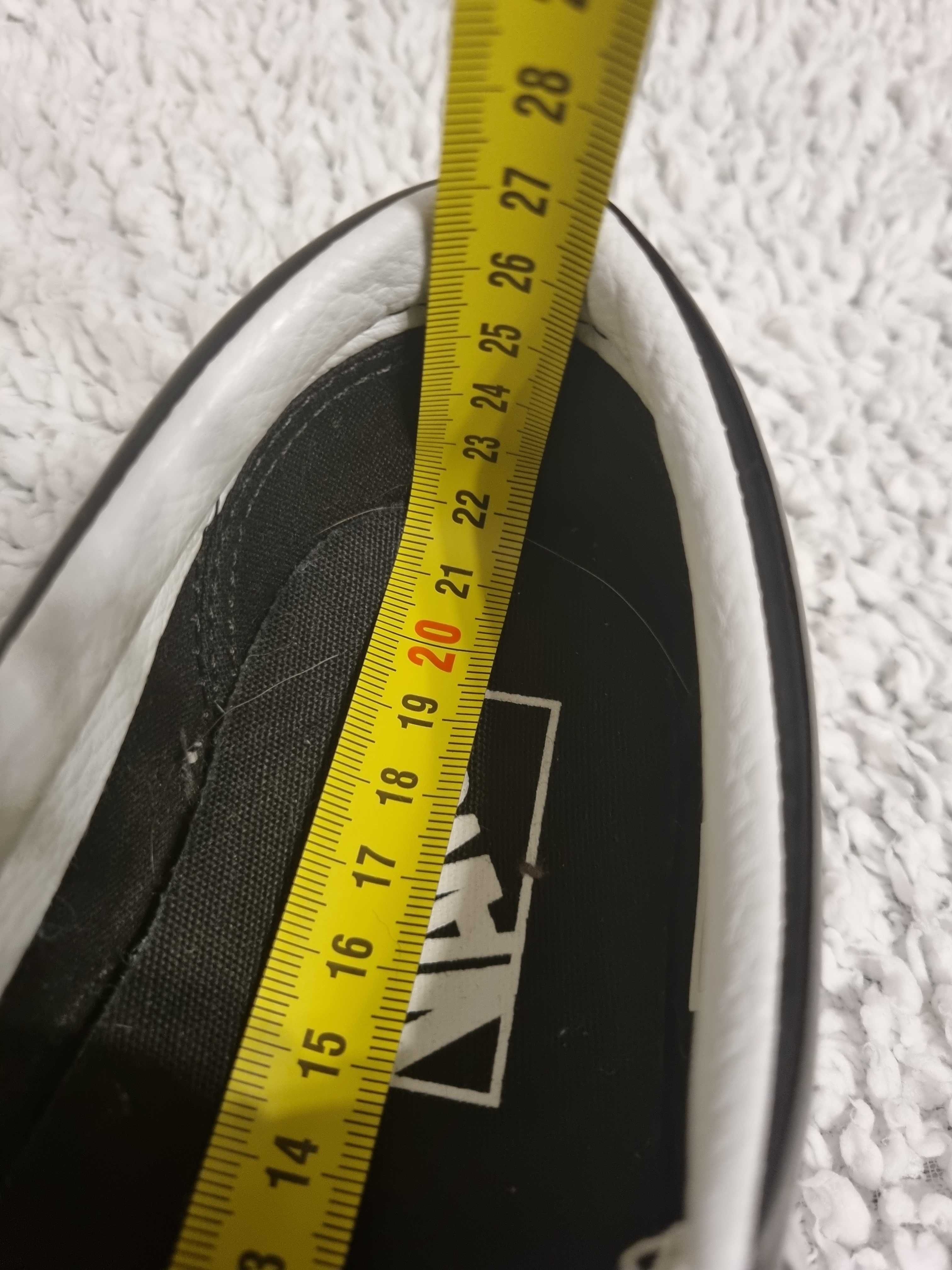 Czarne tenisówki Vans rozmiar 34.5
