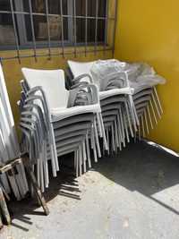 Cadeiras e mesas de exterior