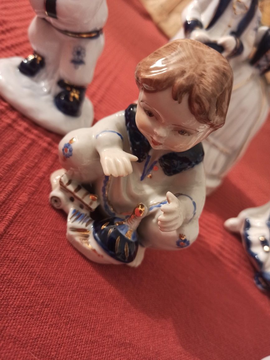 Zestaw 7 figurek porcelanowych