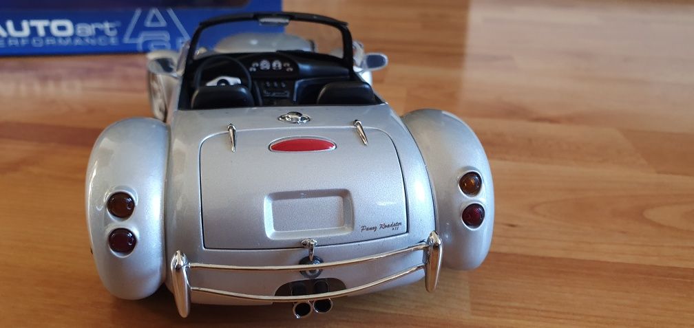 1:18 Autoart Panoz AIV Roadster