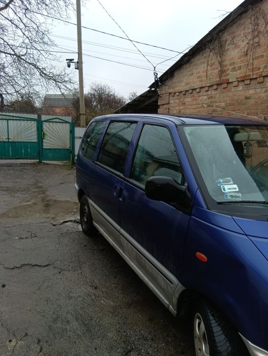 Нісан Серена 2.0