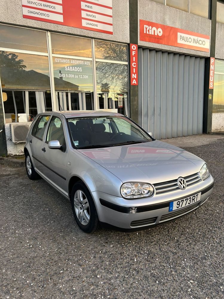 Volkswagen golfmk4 bom estado com pneus e tela novos