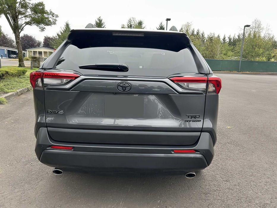 Toyota RAV4      2024