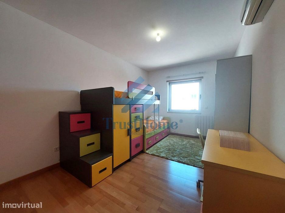 Quarto para arrendar no Parque das Nações