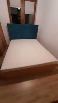 Łóżko z materacem i bezgłowiem używane