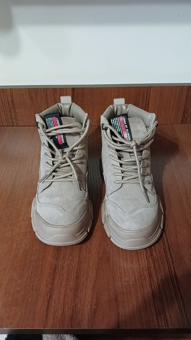 Жіночі демисезонні черевики Lonza by Allshoes