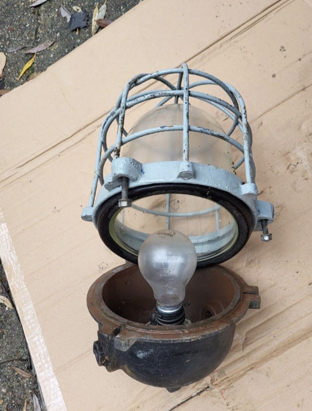 Stara lampa przemyslowa industrial vintage Przedmiot kolekcjonerski