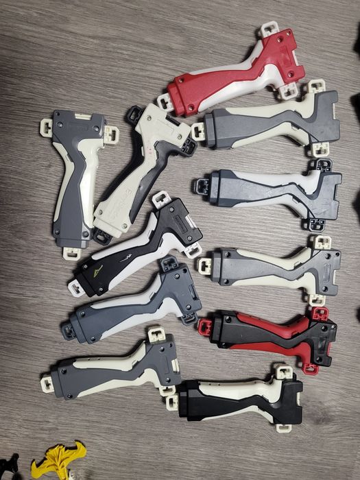 Бейблейд бум). Деталі до бейблейдів..