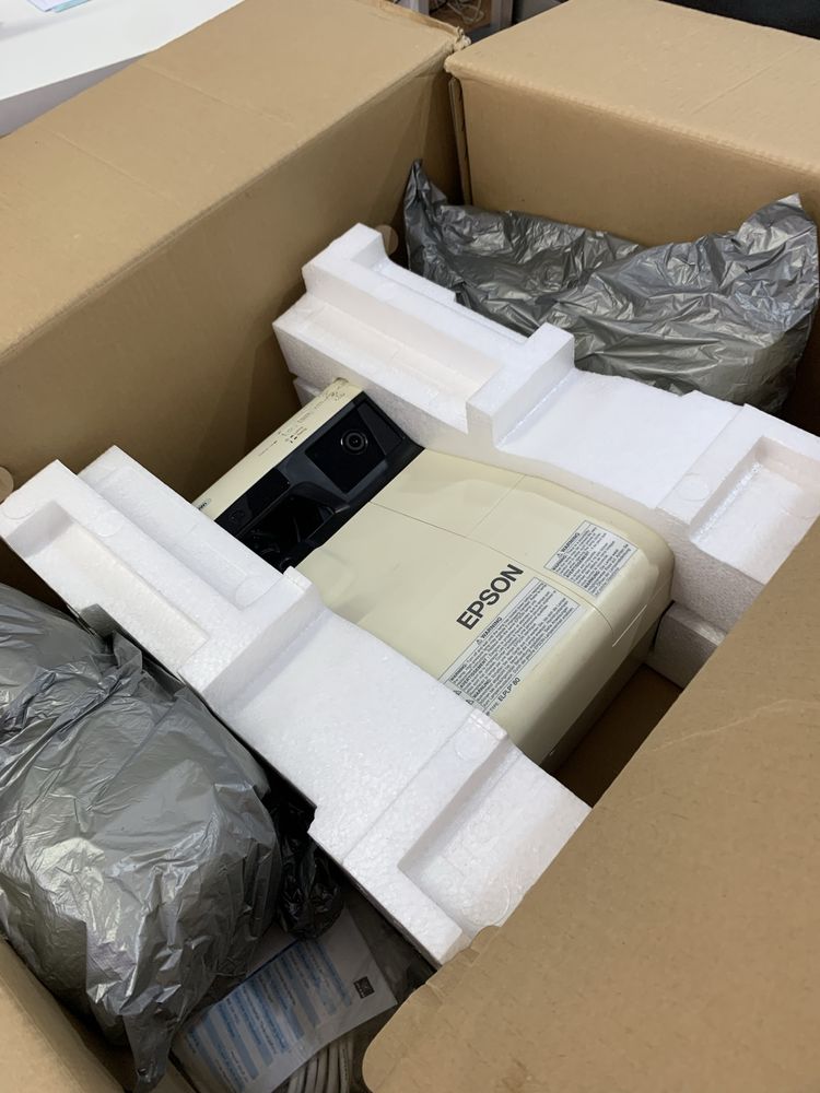 Projetor Epson EB-595Wi