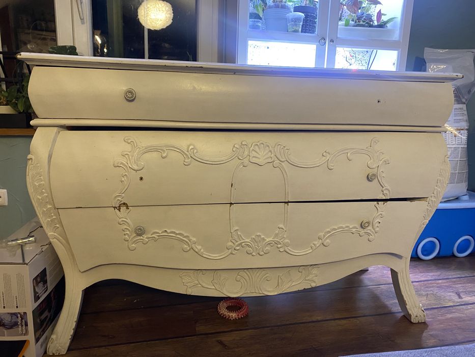 Oddam komodę komosa do odnowienia