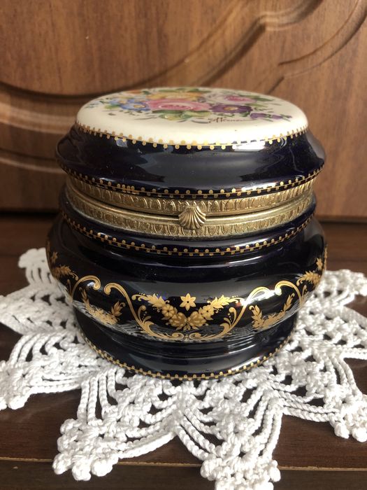 Вінтажна шкатулочка