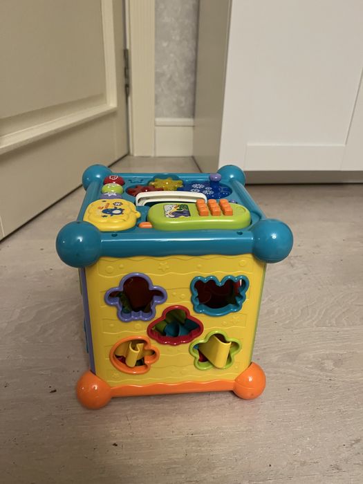 Бізі куб для розвитку.