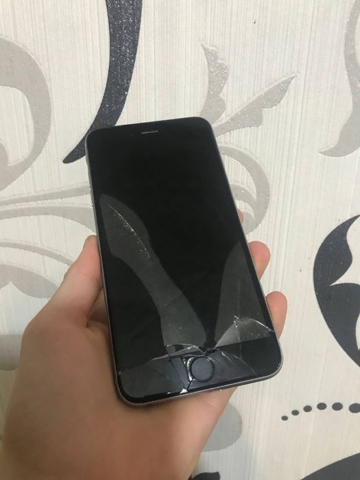 Айфон 6s plus,битий екран