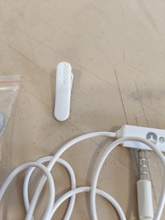 Auriculares com Fio GOODIS – controlo de som + acessórios