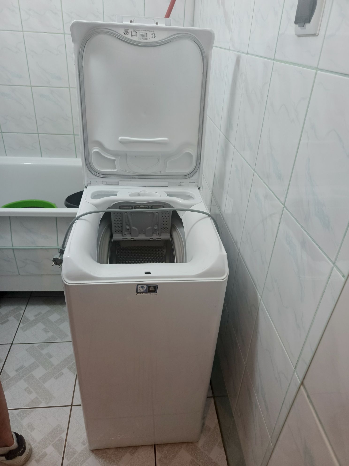 Pralka Electrolux EW6TN25061P PerfectCare 600 6kg 1000obr/min
Pralka
