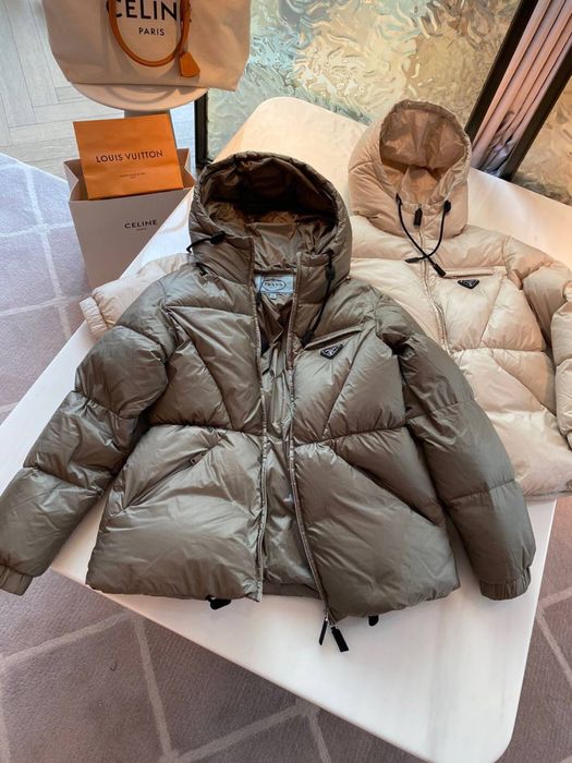 Курточка Prada пуховик жіночий бежевий хаки топова якість