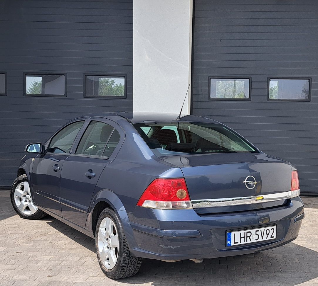 Opel Astra H lift 2008r 1.6 16V benzyna GAZ lpg sedan zamiana