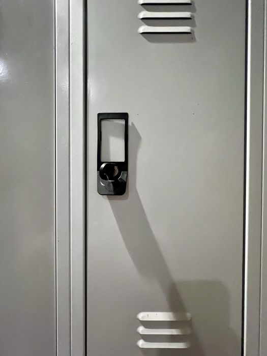 Cacifo Metálico triplo 6 Portas – 1,90m – Como Novo – Ideal para Staff