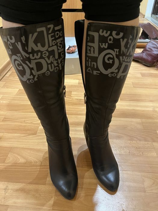 Продам кожаные сапоги