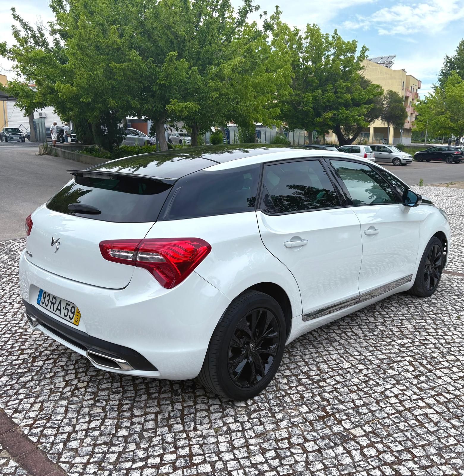 DS5 1.6 HDi So Chic 115 CV com pintura nova