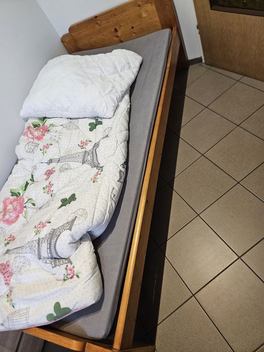 Łóżko drewniane kilka sztuk