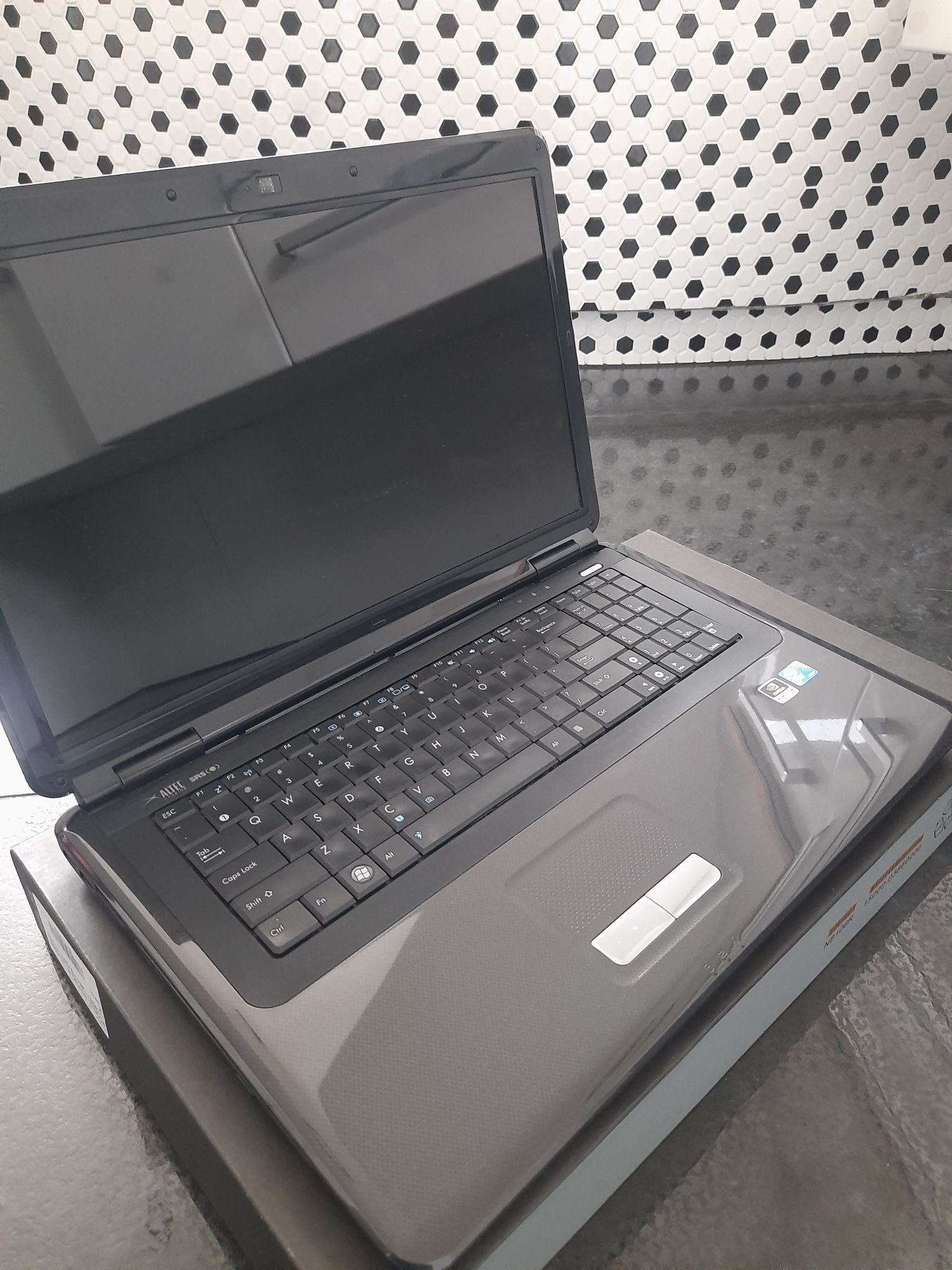 Laptop asus K70IC-TY025