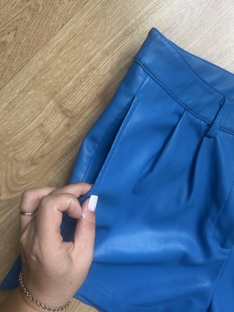 Шкіряні шорти Primark (42 розмір)