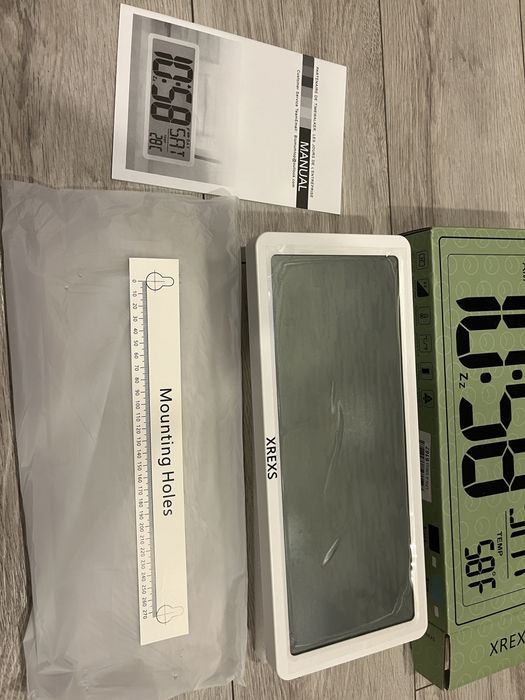 XREXS Cyfrowy zegar ścienny z duży LCD 13" cyfrowy kalendarz budzik