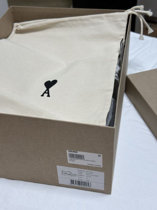 Нові чорні шкіряні дербі Ami Paris round-toe derbys