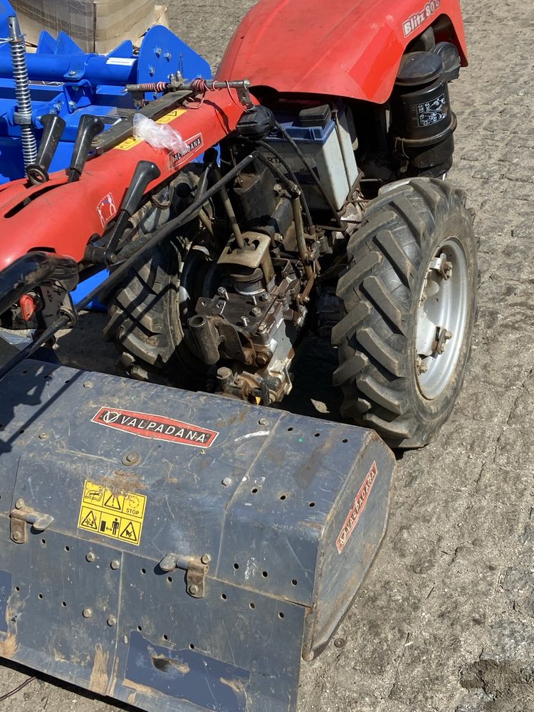 Motocultivador valpadana lombardini usado com fresa