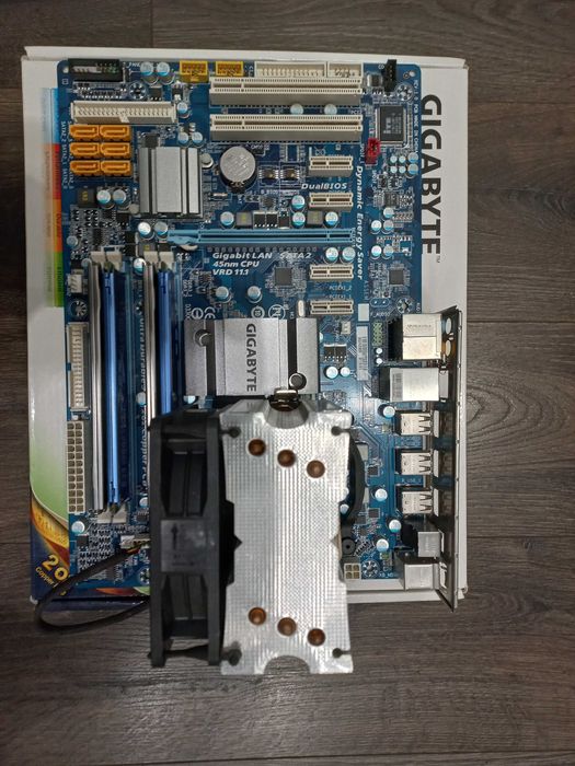 Sprzedam płytę Gigabyte EP43T-UD3L + ...