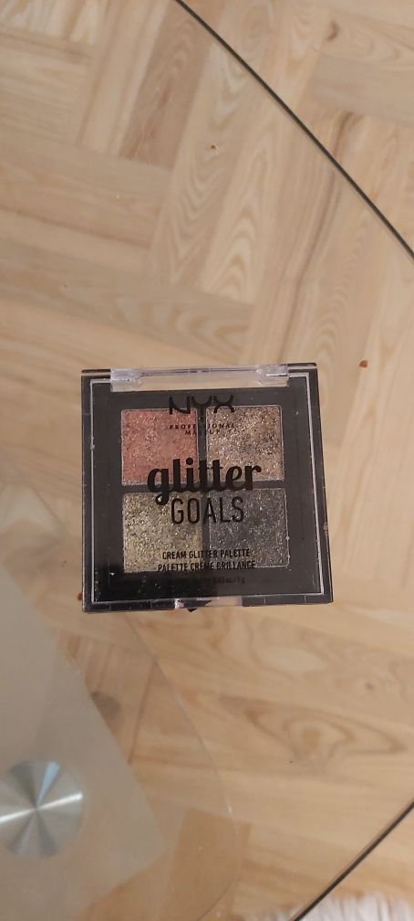 Paleta brokatowa nyx glitter goals crwamy glitter palette 4 cienie