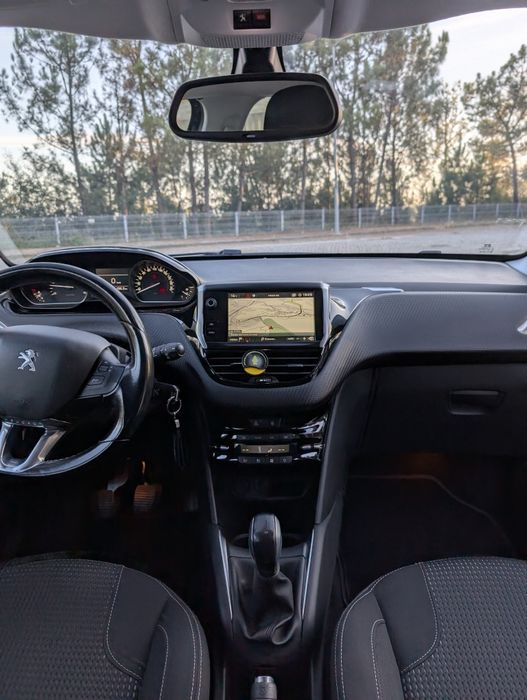Peugeot 208 1.6 BlueHDI 100cv - chave na mão