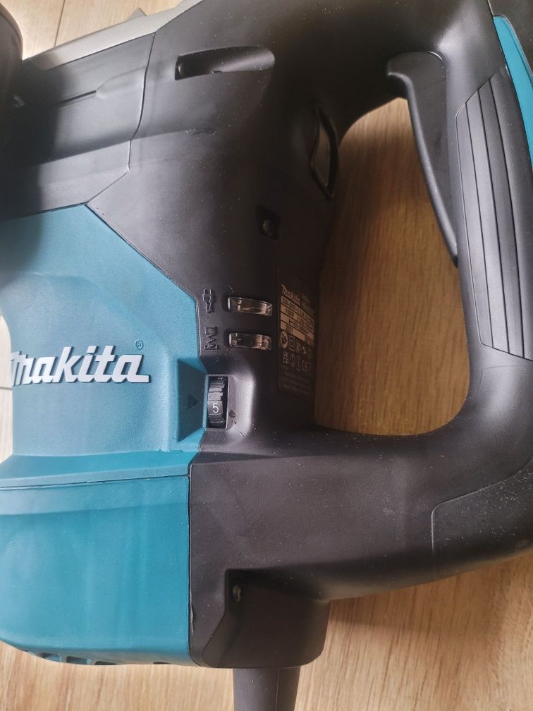 Młot udarowy SDS Max HR4003C Makita 8,3 J 1100 W 230 V