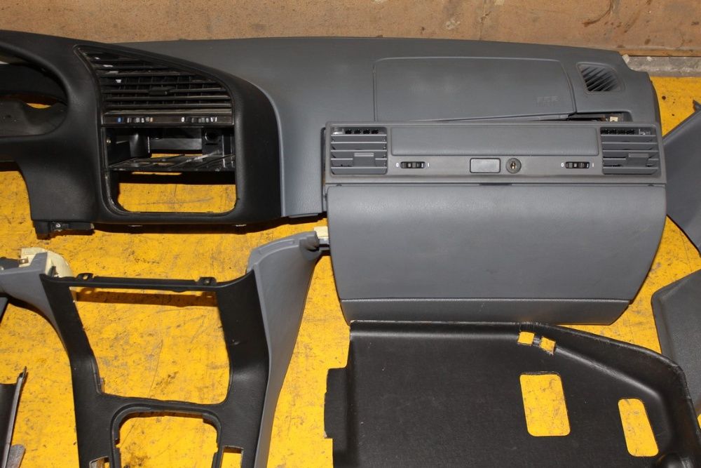 BMW E36 Pulpit Kokpit Deska Rozdzielcza Coupe Sedan Kombi Compact BMA