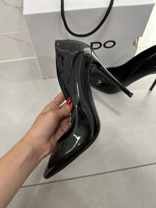 Szpilki lakierowane Aldo rozmiar 37 nowe kosztują 400zl, polecam